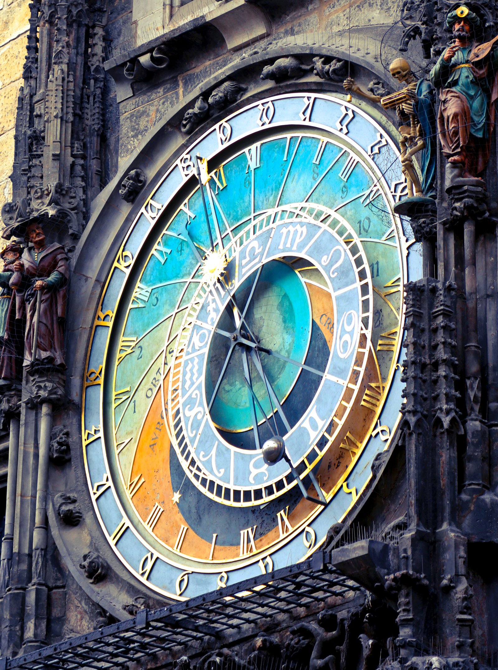 The Exquisite Charm of Ruby Software Mantel Clocks